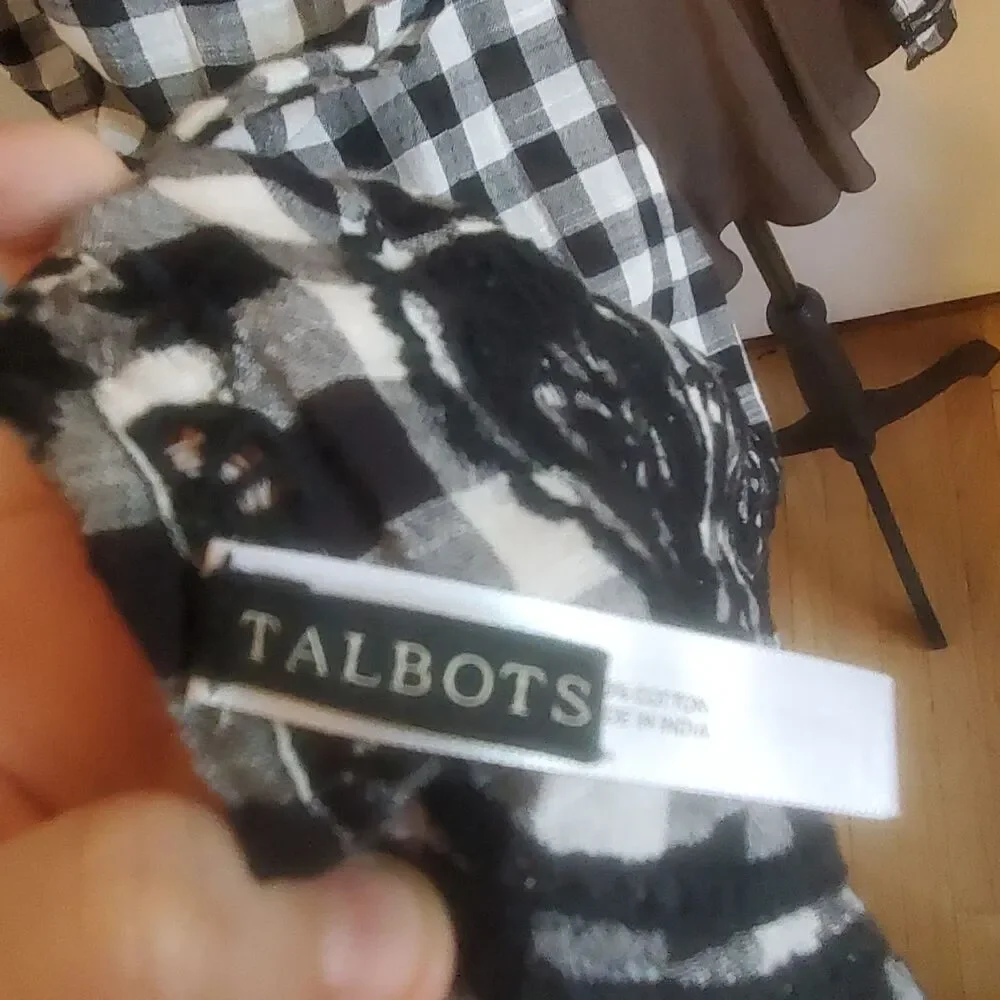 Talbots Women's Cotton Gingham Embroidered floral Scarf Scalloped Hem Cottage